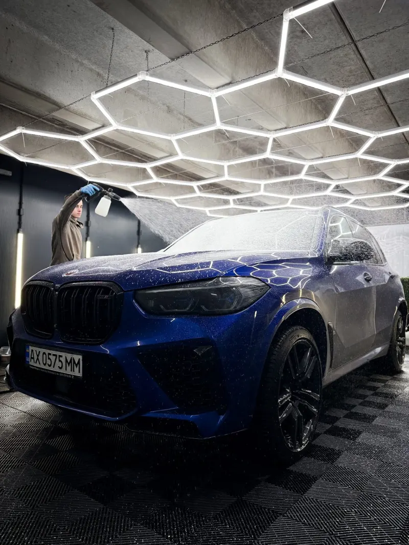 Detailing wnętrza - czyszczenie podsufitki